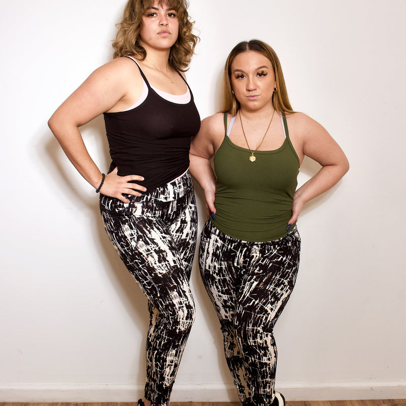 Feeling Wavy Activewear Leggings w/ Pockets - Chrysanthemum